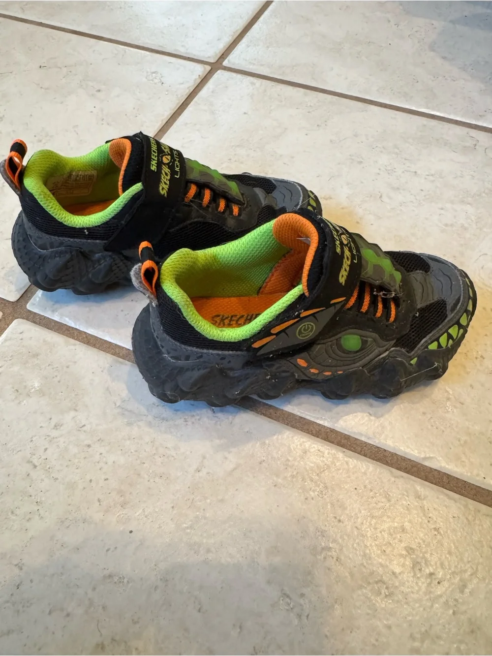 Skechers Sz 12 Kids' Black & Green Skele-Saurus Light-Up Sneakers